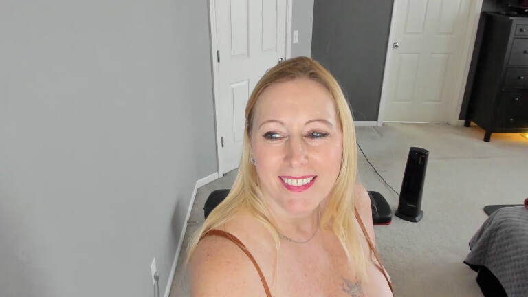 Brickbabe's Streamate show and profile